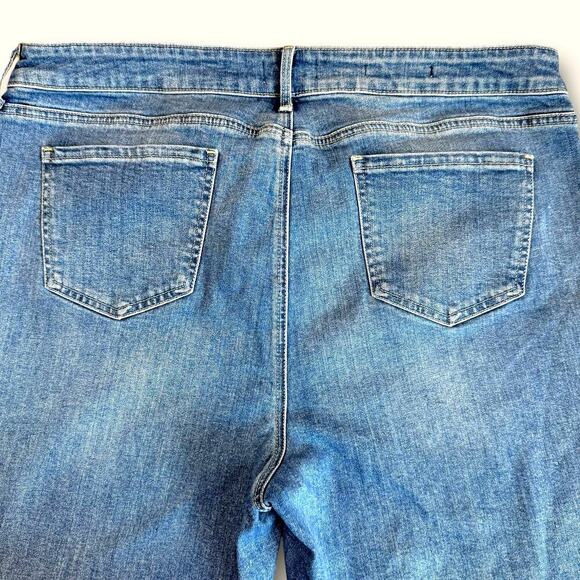 NYDJ Marilyn Straight Crop Cuffed Blue Washed Jeans Lift Tuck Stretchy Size 18 - Picture 7 of 11